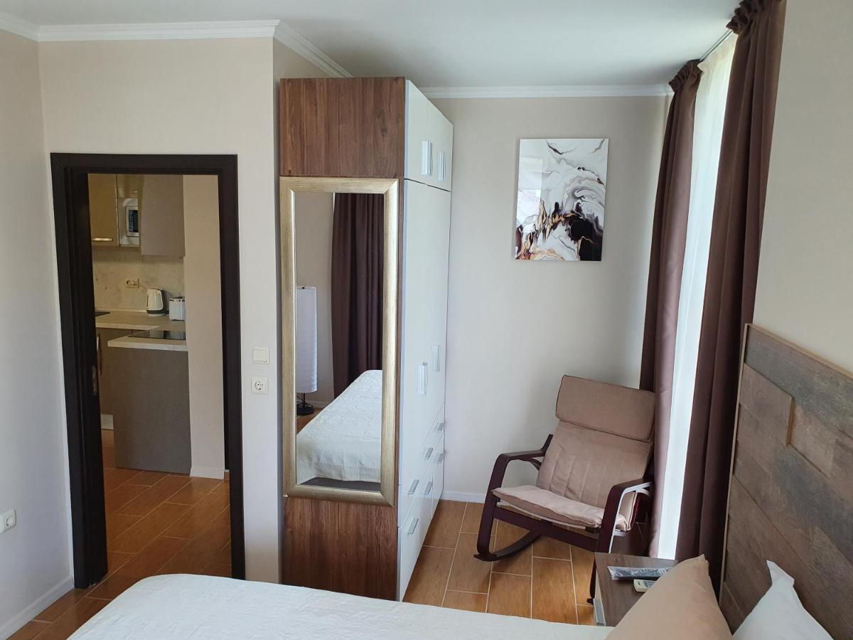 Апартамент За Гости ,,1В-15" Амара Бутик"" Rawda Exterior foto
