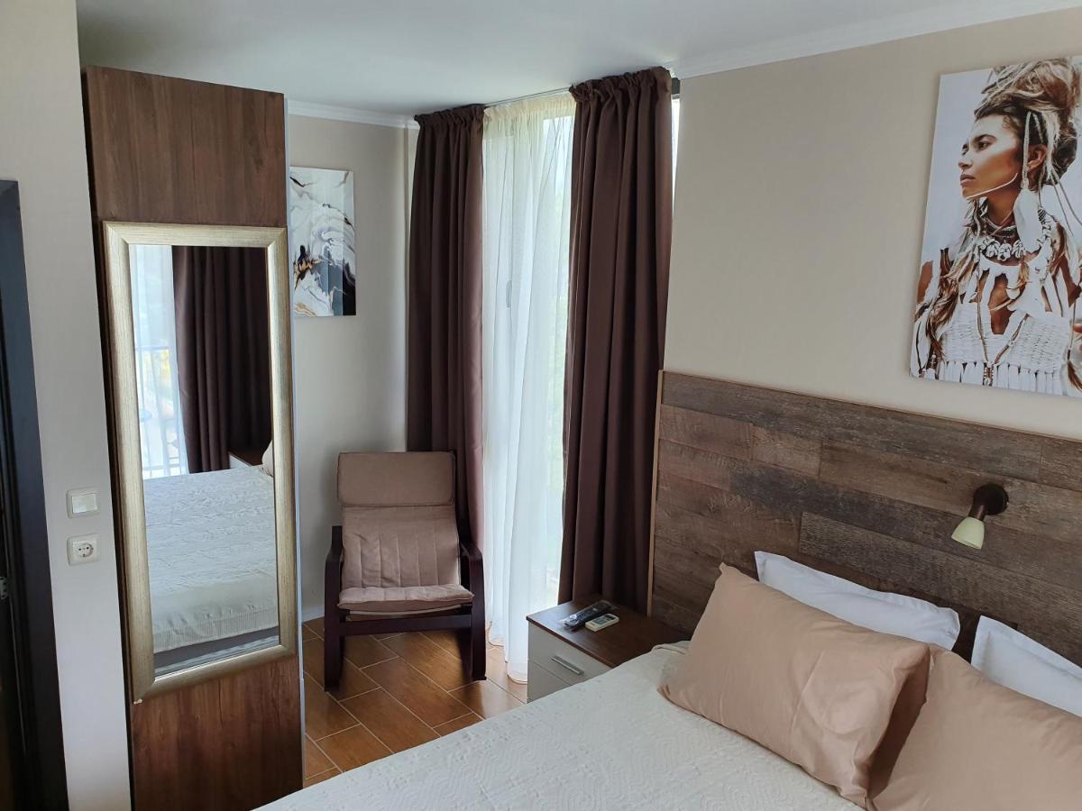 Апартамент За Гости ,,1В-15" Амара Бутик"" Rawda Exterior foto