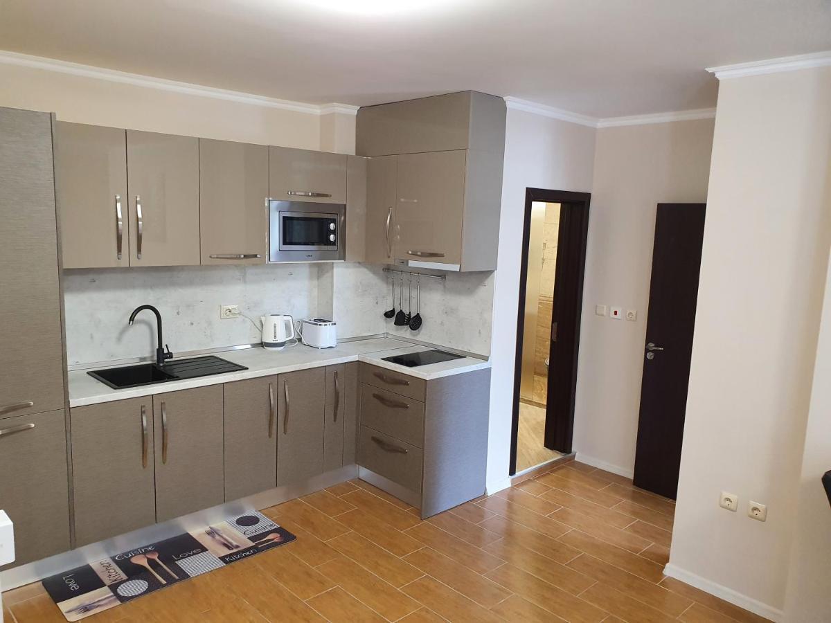 Апартамент За Гости ,,1В-15" Амара Бутик"" Rawda Exterior foto