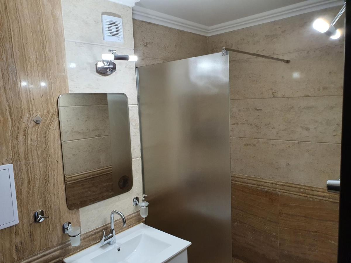 Апартамент За Гости ,,1В-15" Амара Бутик"" Rawda Exterior foto