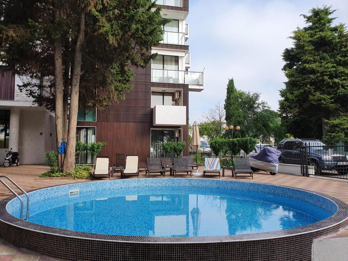 Апартамент За Гости ,,1В-15" Амара Бутик"" Rawda Exterior foto